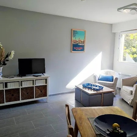 Oree Des Pins Apartment